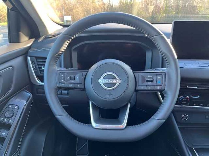 Nissan Qashqai (2022) N-CONNECTA 1.3 DIG-T MHEV 140PS MT Winter-P Business-P Tech-P-MT HUD