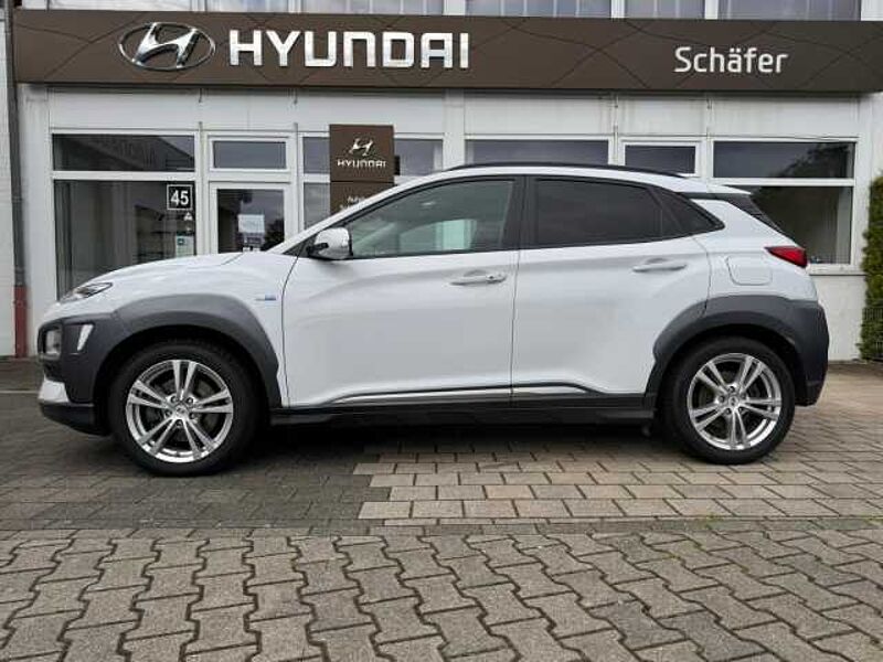 Hyundai KONA Premium AHK HUD Apple CarPlay SHZ LenkradHZG ACC Klimaautom Verkehrszeichenerk.