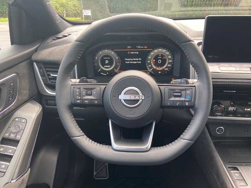 Nissan Qashqai (2024) TEKNA+ 1.3 DIG-T MHEV 158PS Xtronic HUD Panorama Navi Leder digitales Coc