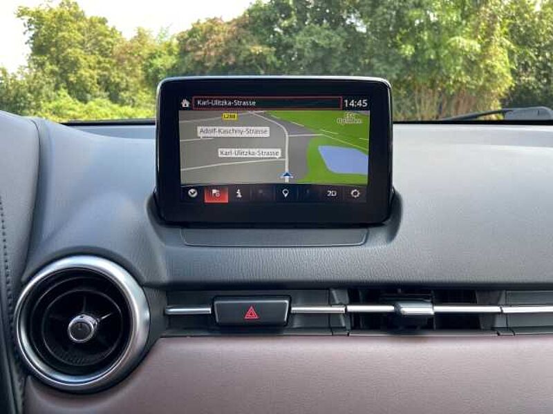 Mazda CX-3 Kizouku SHZ Temp HUD Navi Klimaautom Rückfahrkam. Spurwechselassistent Notbremsa