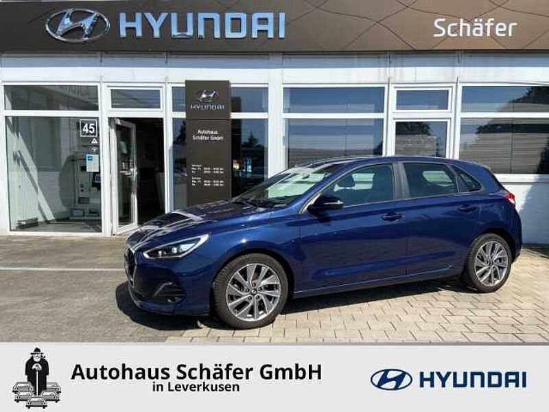 Hyundai i30 Passion + SHZ LenkradHZG Apple CarPlay Navi Temp Schaltwippen Verkehrszeichenerk