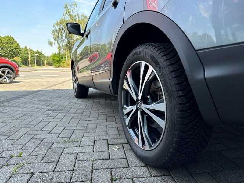 Nissan Qashqai N-Connecta 360 Kamera SHZ Temp Klimaautom Notbremsass. Verkehrszeichenerk.