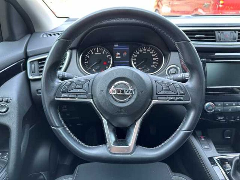 Nissan Qashqai N-Connecta 360 Kamera SHZ Temp e-Sitze Klimaautom Notbremsass. Verkehrszeichener