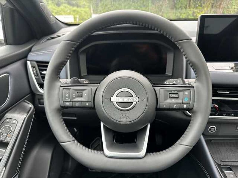 Nissan Qashqai TEKNA 1.3 DIG-T MHEV Xtronic Design-P Bose-P Leder LED Navi Keyless e-Sitze HUD