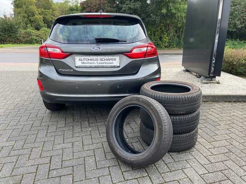 Ford Fiesta Titanium SHZ LenkradHZG Klimaautom DAB Notbremsass. Spurhalteass.