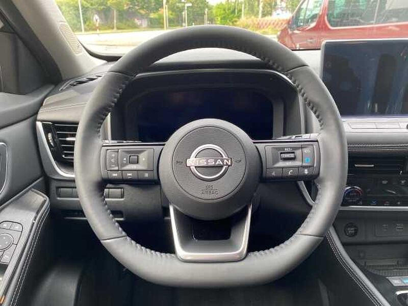 Nissan X-Trail (2024) TEKNA 1.5 VC-T e-4ORCE 213PS 7-Sitze PGD Bose-P HUD Navi digitales Cockpi