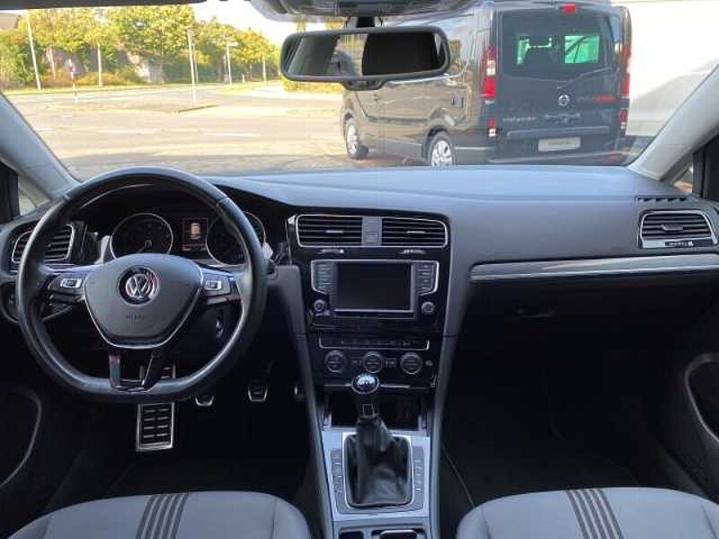 Volkswagen Golf Allstar Sportpaket Gar. SHZ Temp Navi Rückfahrkam. Klimaautom Multif. Lenkrad