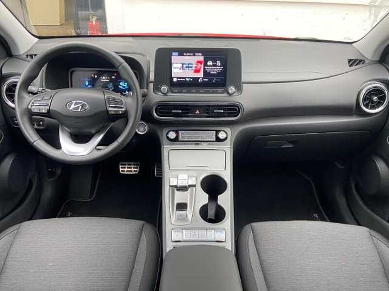 Hyundai KONA Select SHZ LenkradHZG ACC digitales Cockpit Schaltwippen Klimaautom Notbremsass.