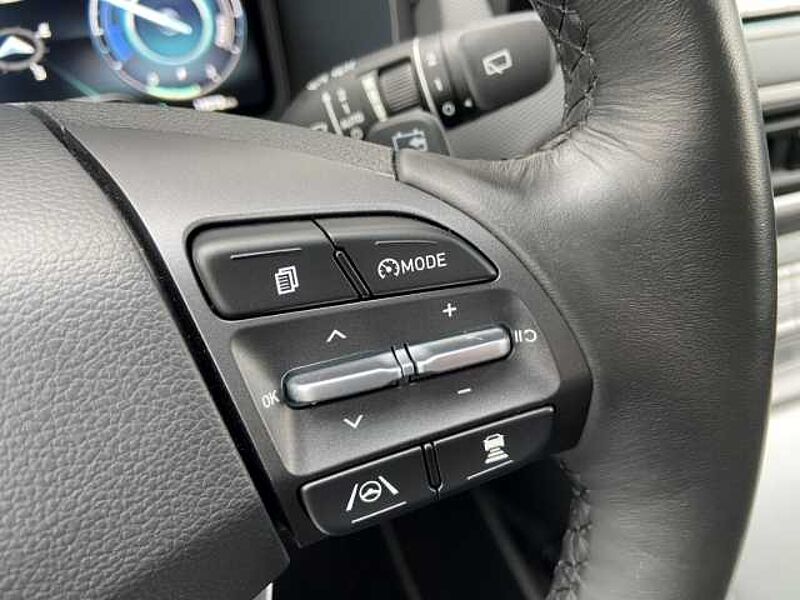 Hyundai KONA Prime Elektro HUD Navi digitales Cockpit Soundsystem LED ACC Apple CarPlay Andro