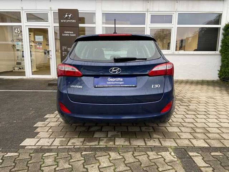 Hyundai i30 Trend blue Navi Kom-paket SHZ LenkradHZG Alarm Rückfahrkam. Temp Tel. -Vorb. PDC