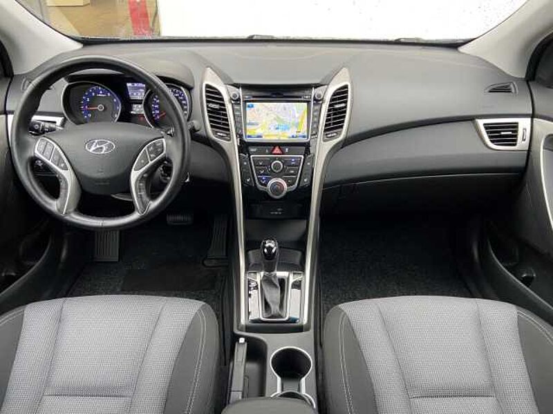 Hyundai i30 Trend blue Navi Kom-paket SHZ LenkradHZG Alarm Rückfahrkam. Temp Tel. -Vorb. PDC