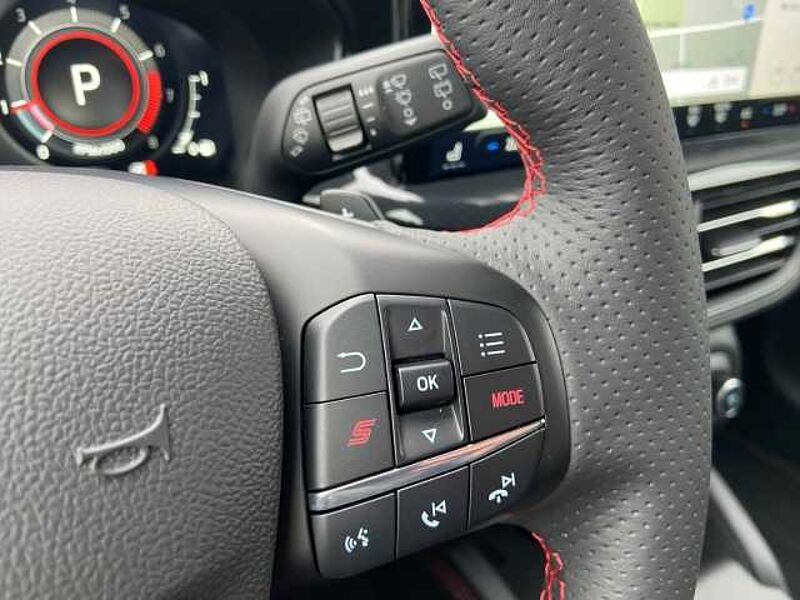 Ford Focus ST X HUD Navi digitales Cockpit LED Sperrdiff. Apple CarPlay Android Auto Mehrzo