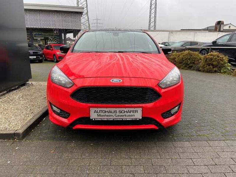 Ford Focus ST-Line Winterpaket Tempomat Kom-paket Notbremsass. Tel. -Vorb.