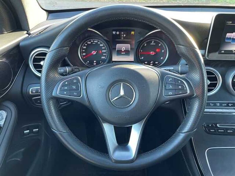 Mercedes-Benz GLC 250 d 4Matic Luftfederung AD AHK-klappbar El. Panodach Navi Leder Memory Sitze