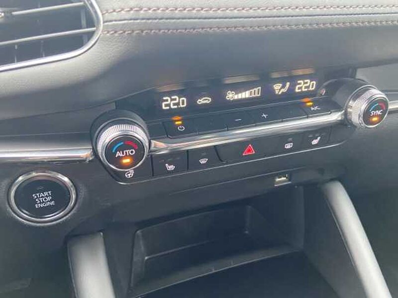 Mazda 3 Selection HUD 360 Kamera Navi Soundsystem Bose LED Blendfreies Fernl. ACC Apple