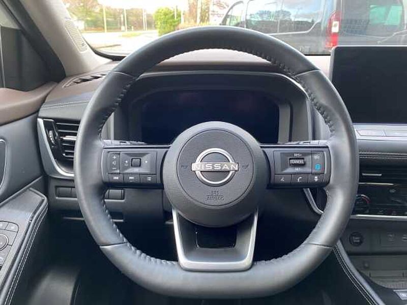 Nissan X-Trail TEKNA e-4ORCE HUD Panorama Navi Leder Memory Sitze Soundsystem Bose 360 Kamera