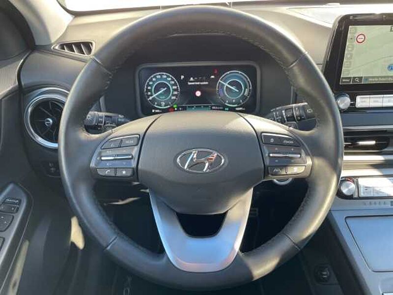 Hyundai KONA Prime Elektro HUD AHK-abnehmbar Navi Leder Soundsystem Klimasitze LED ACC Apple